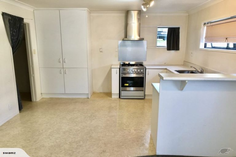 Photo of property in 26 Kingsclere Place, Goodwood Heights, Auckland, 2105