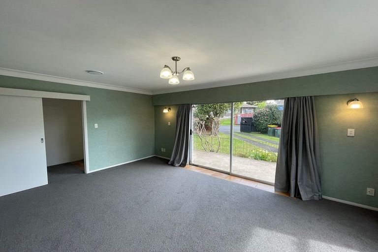 Photo of property in 8 Tatariki Street, Rosehill, Papakura, 2113