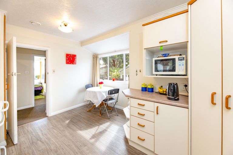 Photo of property in 8 Westcott Street, Dallington, Christchurch, 8061