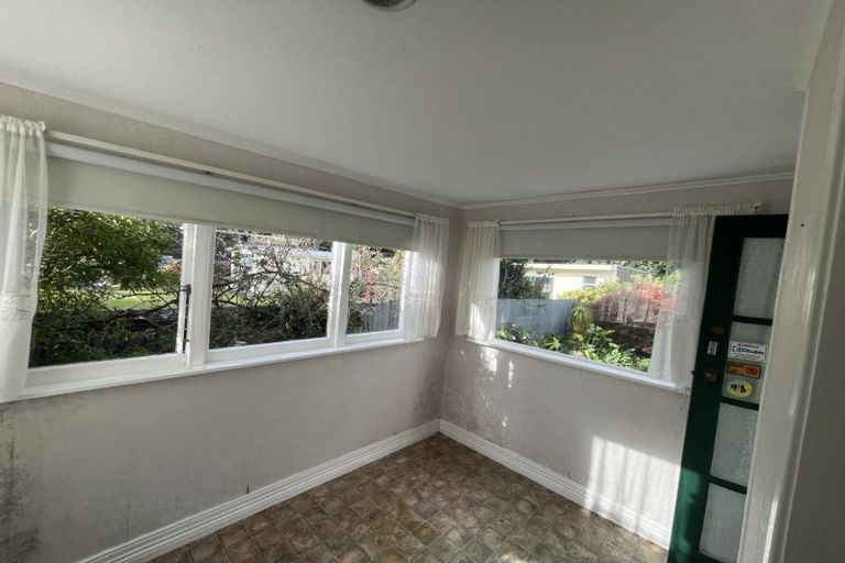 Photo of property in 27 Somerset Street, Brooklands, New Plymouth, 4310