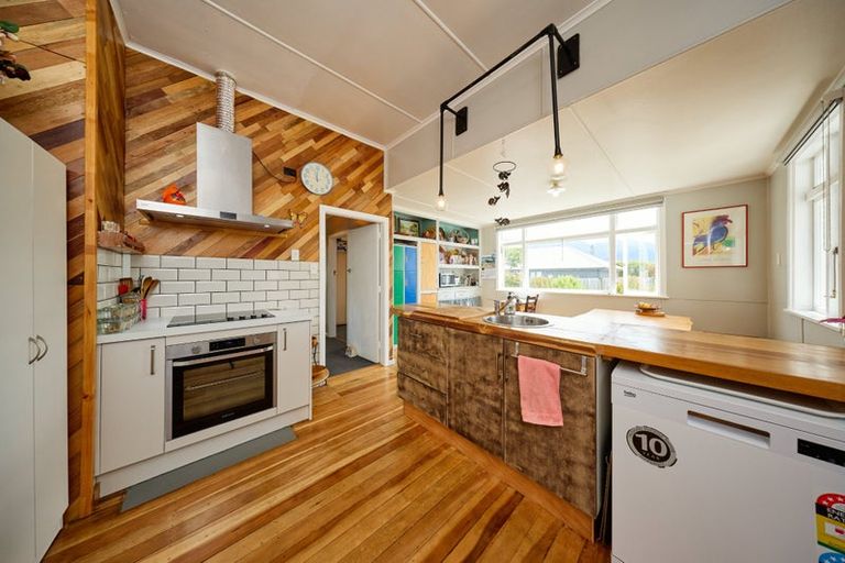 Photo of property in 219 Beach Road, Kaikoura, 7300