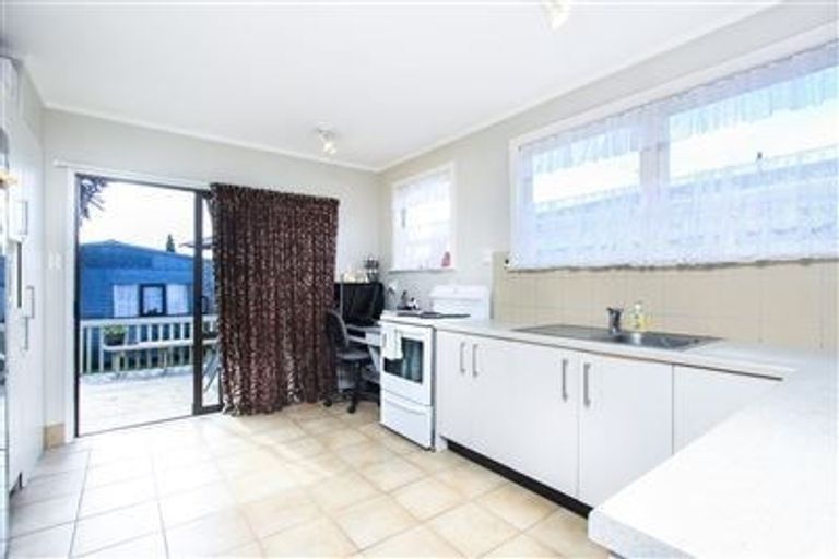 Photo of property in 49 Pinedale Place, Henderson, Auckland, 0610
