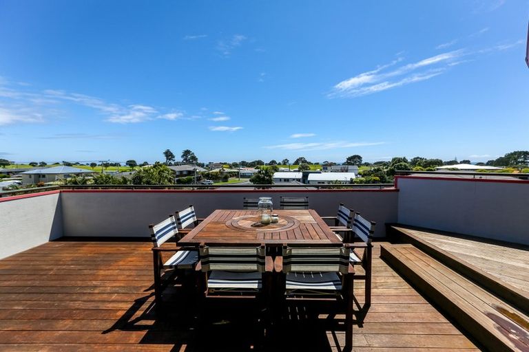 Photo of property in 3 Chatswood Grove, Fitzroy, New Plymouth, 4312