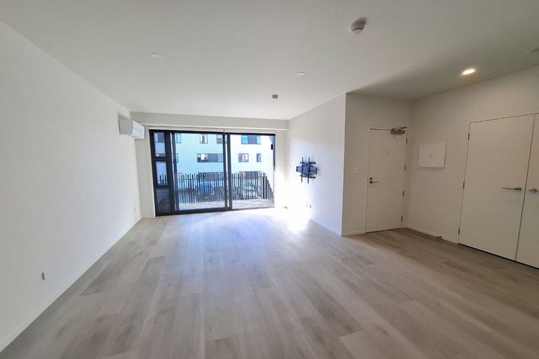 Photo of property in 102/2a Matatiki Street, Northcote, Auckland, 0627
