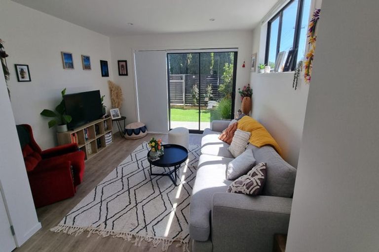 Photo of property in 4/12 Tawa Road, Te Atatu Peninsula, Auckland, 0610