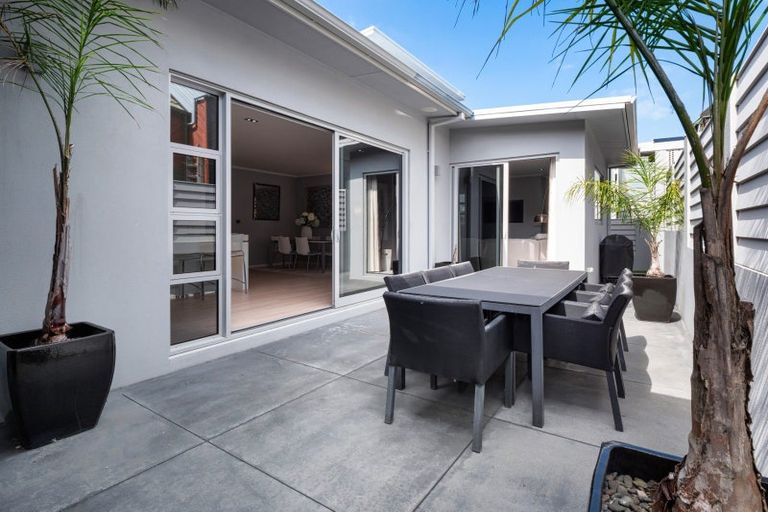 Photo of property in 64a Maunganui Road, Mount Maunganui, 3116