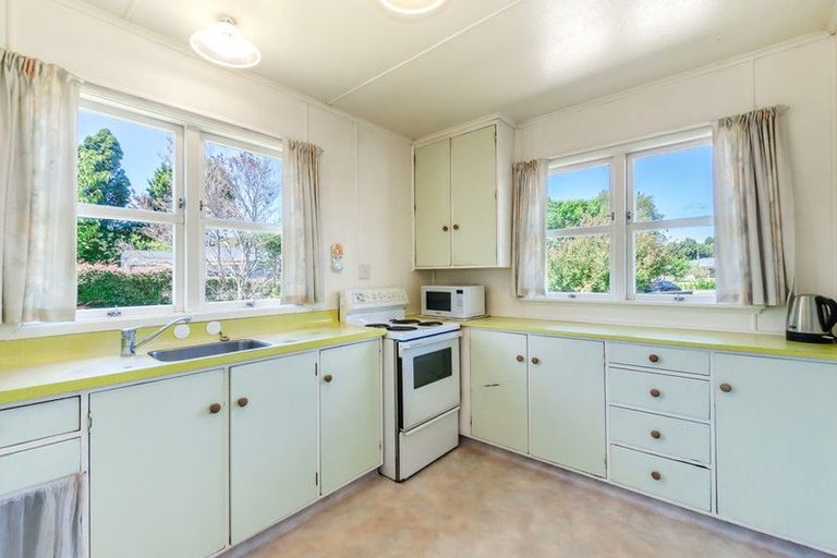 Photo of property in 2 Sunshine Avenue, Paraparaumu, 5032