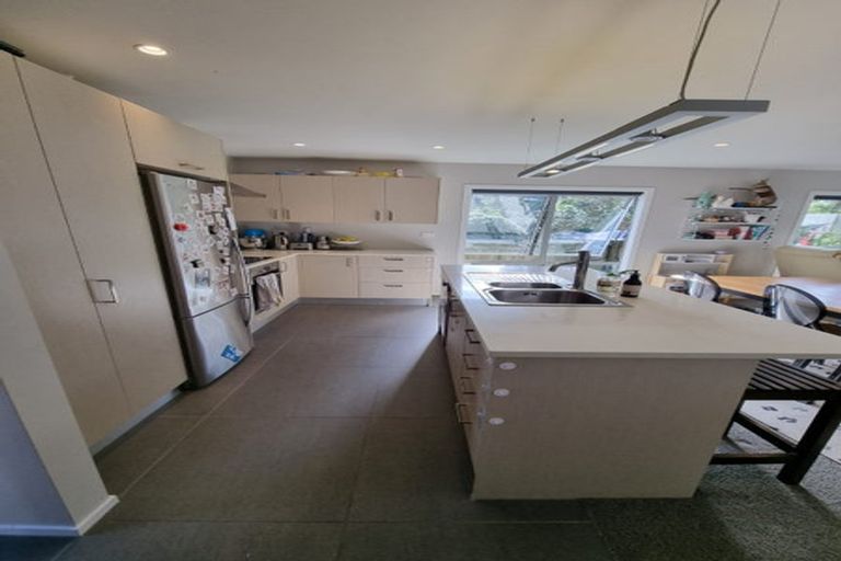 Photo of property in 1/61 Black Rock Road, Newlands, Wellington, 6037