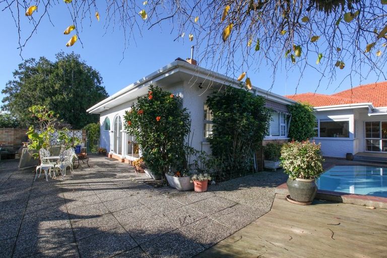 Photo of property in 112 Great South Road, Huntly, 3700