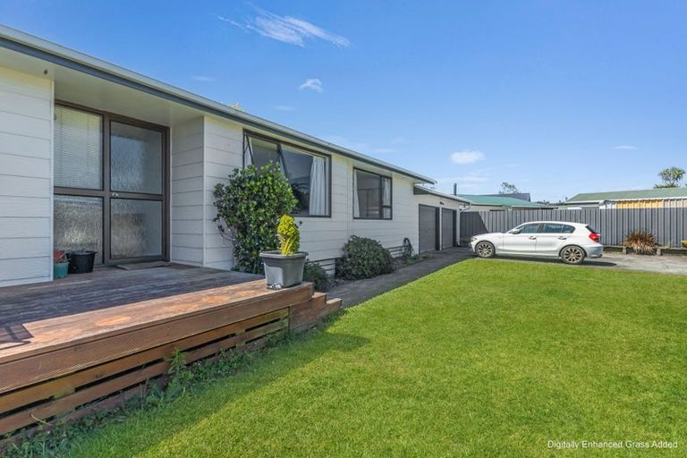 Photo of property in 10 Tawari Street, Inglewood, 4330