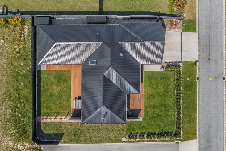 Photo of property in 9 Brewster Crescent, Lake Hawea, Wanaka, 9382