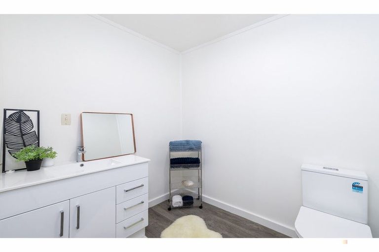 Photo of property in 92-98 High Street, Waimate, 7924