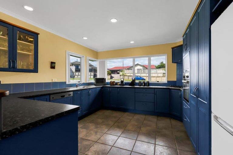 Photo of property in 25 Ashmore Drive, Frankleigh Park, New Plymouth, 4310