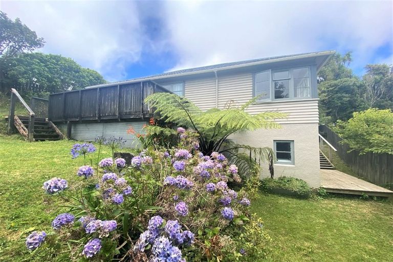 Photo of property in 3 Montgomery Avenue, Karori, Wellington, 6012