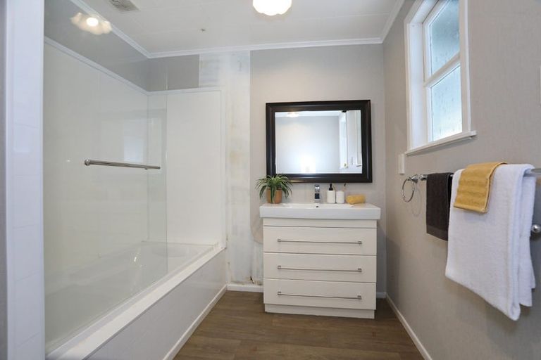 Photo of property in 40 Follett Street, Marton, 4710