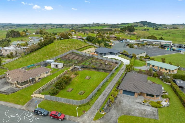 Photo of property in 6 Rata Lane, Maungaturoto, 0520