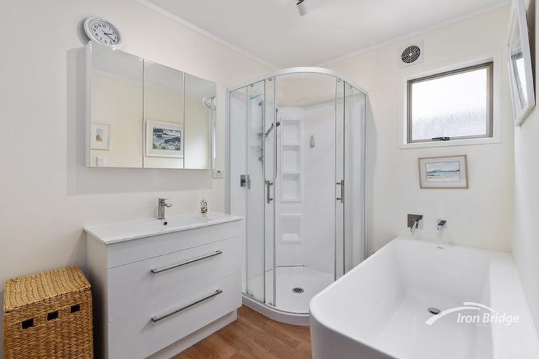 Photo of property in 2/34 Aeroview Drive, Beach Haven, Auckland, 0626