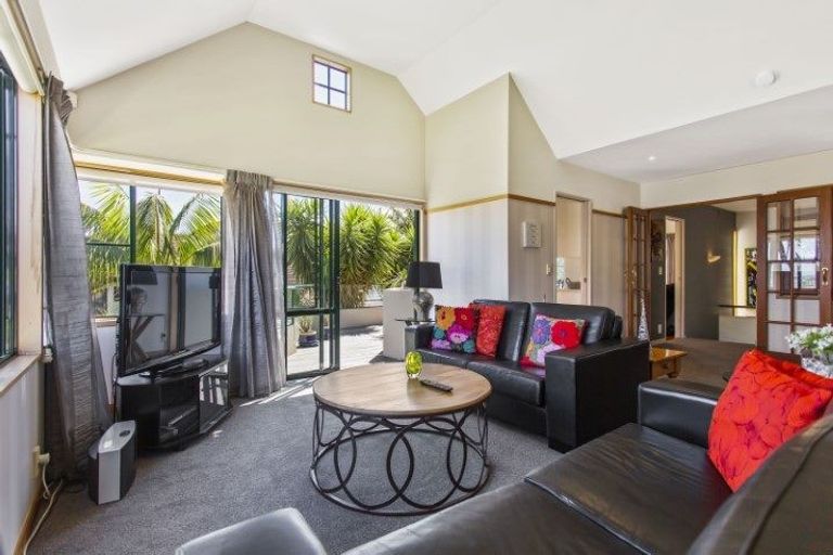 Photo of property in 45b Takutai Avenue, Half Moon Bay, Auckland, 2012