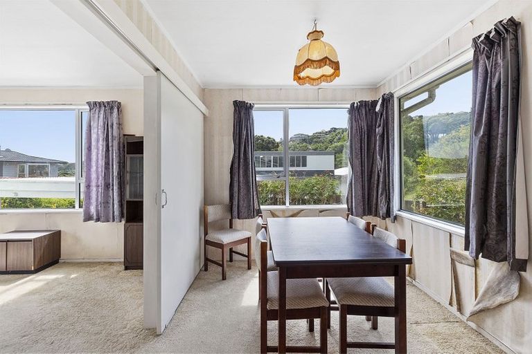 Photo of property in 11 Yarrow Place, Papakowhai, Porirua, 5024
