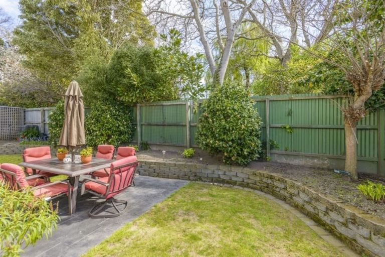 Photo of property in 399a Main North Road, Redwood, Christchurch, 8051