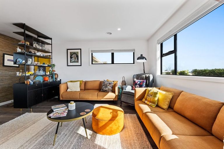 Photo of property in 482 Devon Street East, Strandon, New Plymouth, 4312