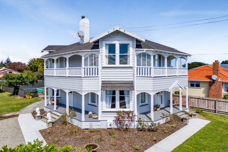 Photo of property in 68 Collins Street, Hawera, 4610