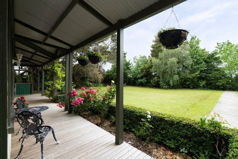 Photo of property in 70 Tokomaru Road East, Tokomaru, Palmerston North, 4474