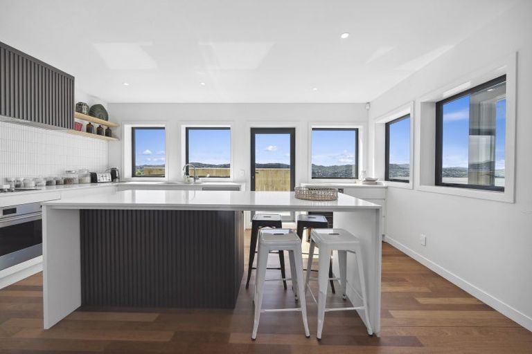 Photo of property in 4 Robieson Lane, Roseneath, Wellington, 6011