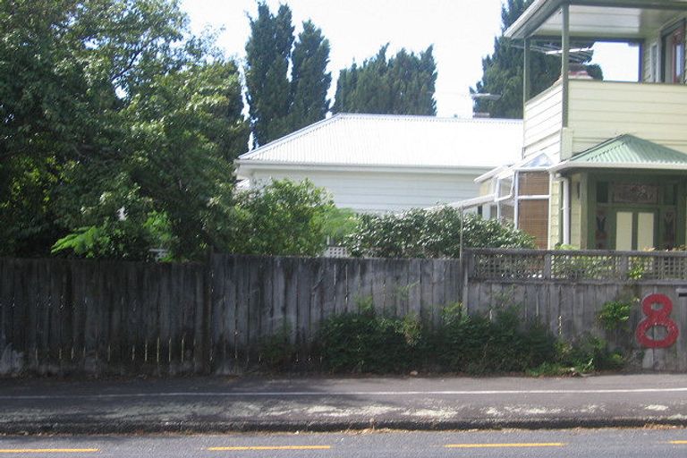 Photo of property in 8 Vauxhall Road, Devonport, Auckland, 0624