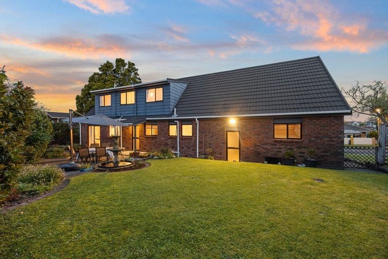 Photo of property in 13 Glucina Avenue, West Harbour, Auckland, 0618