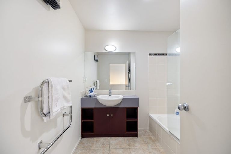 Photo of property in 13c Devon Street, Sydenham, Christchurch, 8023