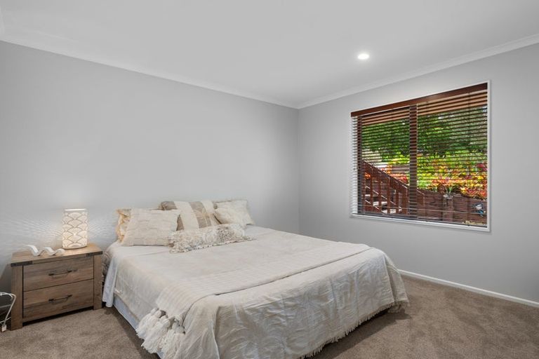 Photo of property in 59a Lonely Road, Fairview Heights, Auckland, 0632