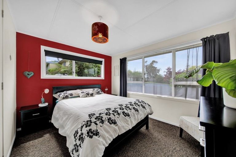 Photo of property in 2 Newlyn Place, Welbourn, New Plymouth, 4312