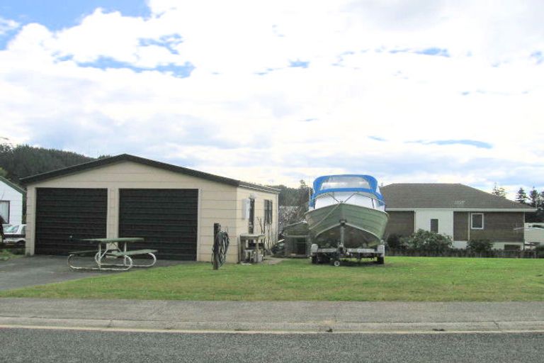 Photo of property in 102 Fernleigh Glade, Whangamata, 3620