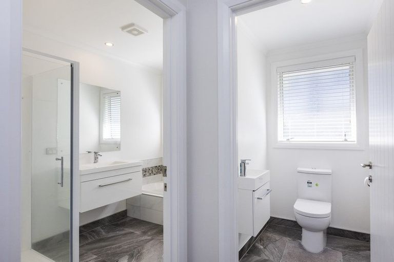 Photo of property in 15 Freedom Drive, Kelvin Grove, Palmerston North, 4414