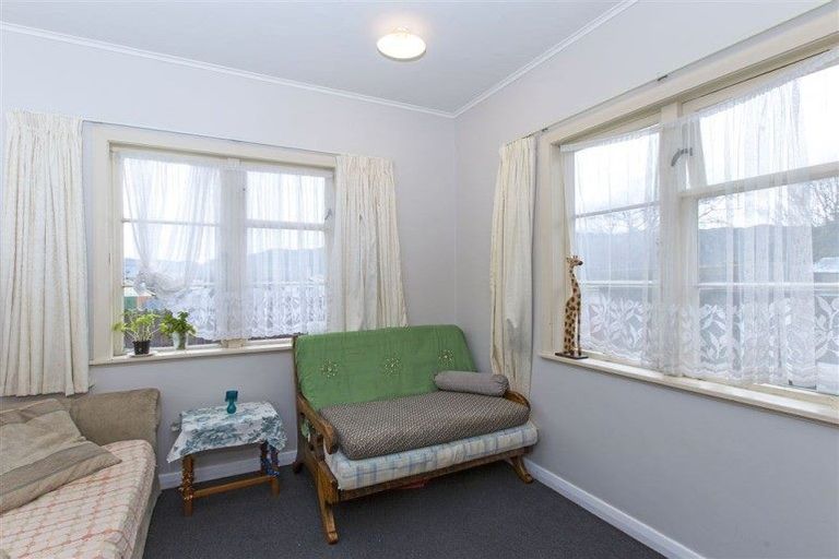 Photo of property in 18 Fraser Street, Wainuiomata, Lower Hutt, 5014