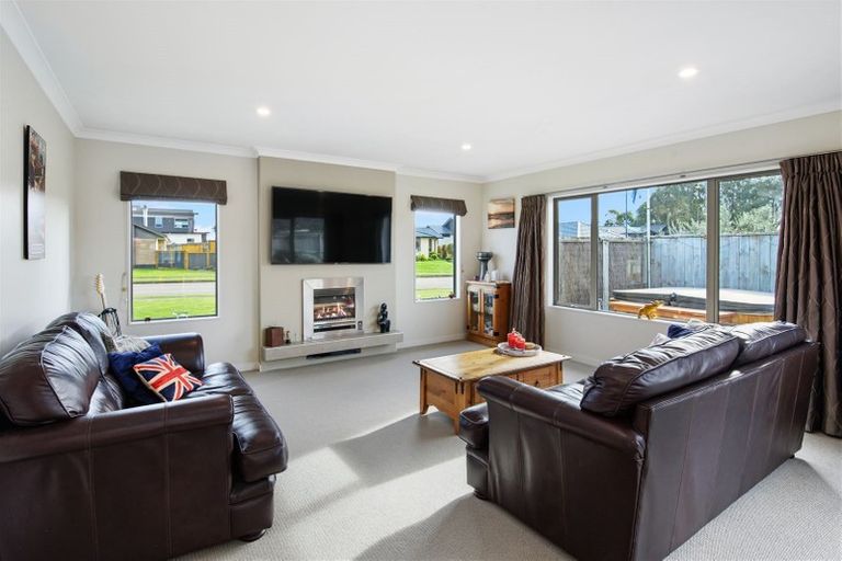 Photo of property in 26 Okarito Avenue, Levin, 5510