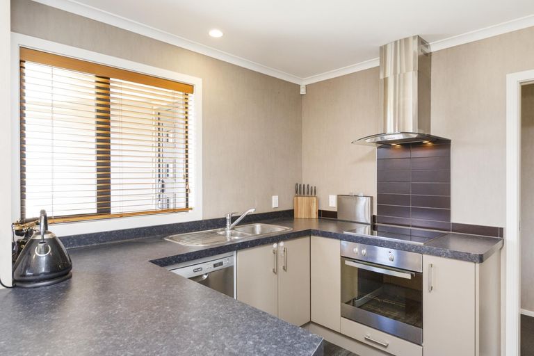 Photo of property in 5 Angelina Way, Kelvin Grove, Palmerston North, 4414