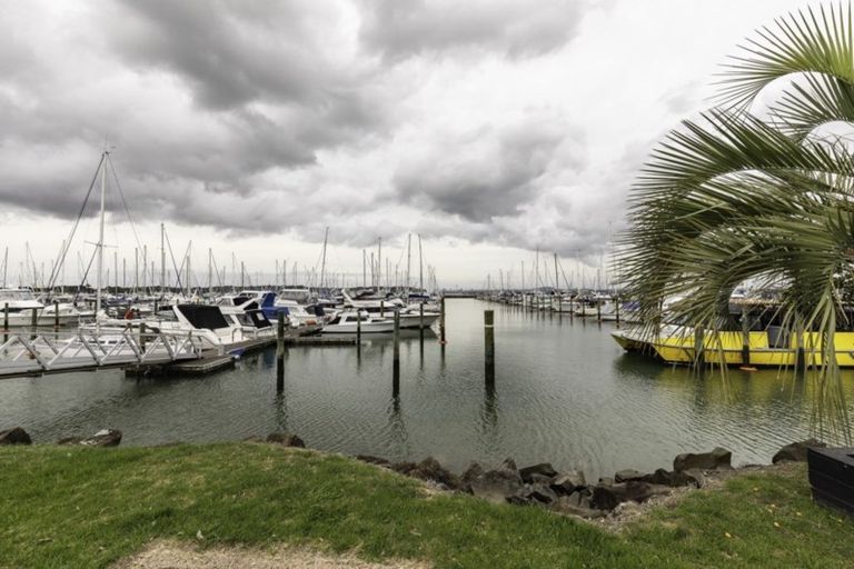 Photo of property in 15 Deanna Drive, West Harbour, Auckland, 0618