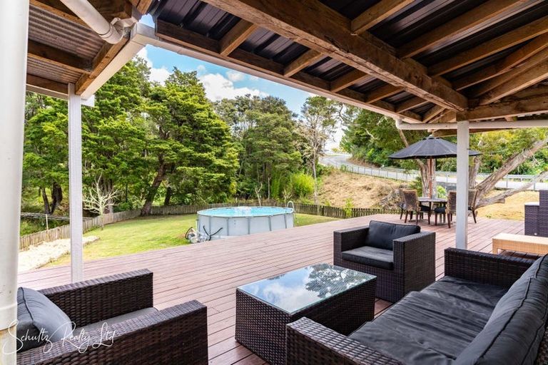 Photo of property in 17 Franklin Road, Paparoa, 0571