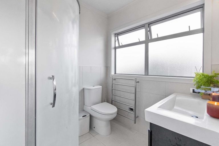 Photo of property in 15a Mckenzie Road, Owhata, Rotorua, 3010