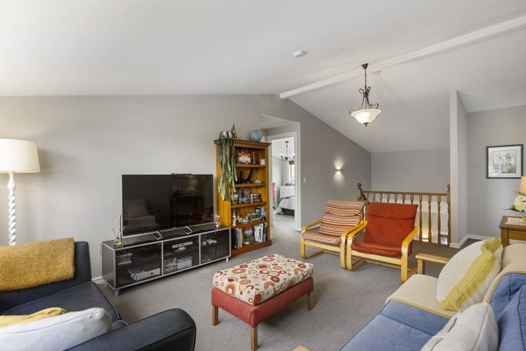 Photo of property in 17 Willowbank Close, East Tamaki Heights, Auckland, 2016