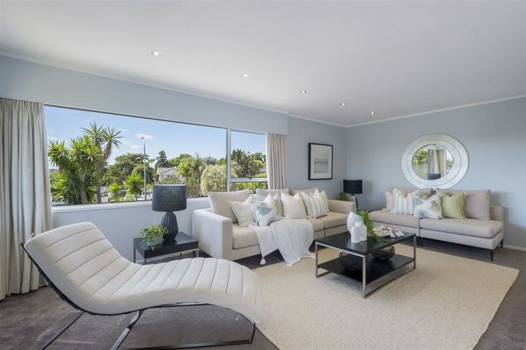 Photo of property in 14 Paulange Place, Pakuranga Heights, Auckland, 2010