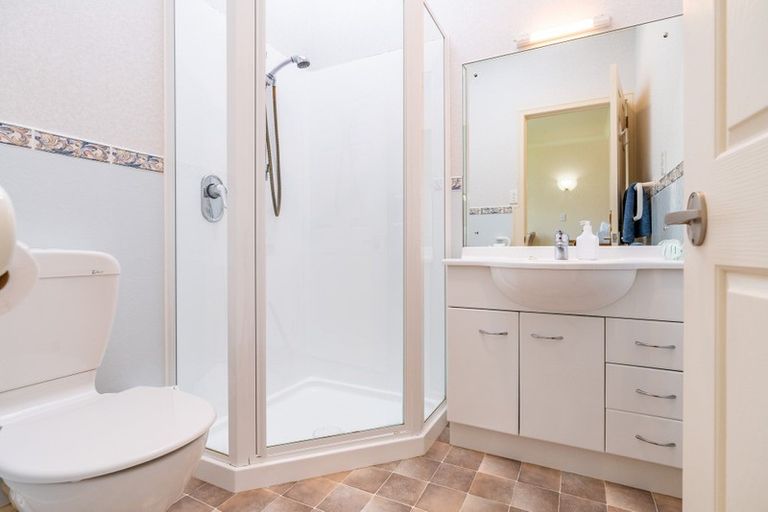 Photo of property in 6 Regent Street, Whakapirau, Maungaturoto, 0583