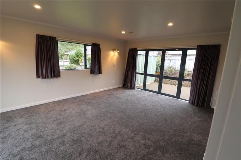 Photo of property in 34 Birkinshaw Grove, Riverstone Terraces, Upper Hutt, 5018