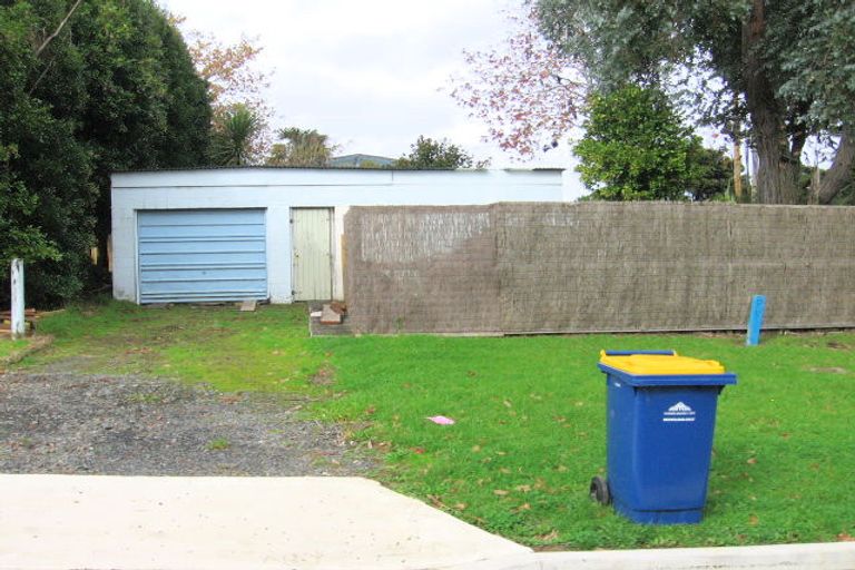 Photo of property in 18 Outlook Road, Greenhithe, Auckland, 0632