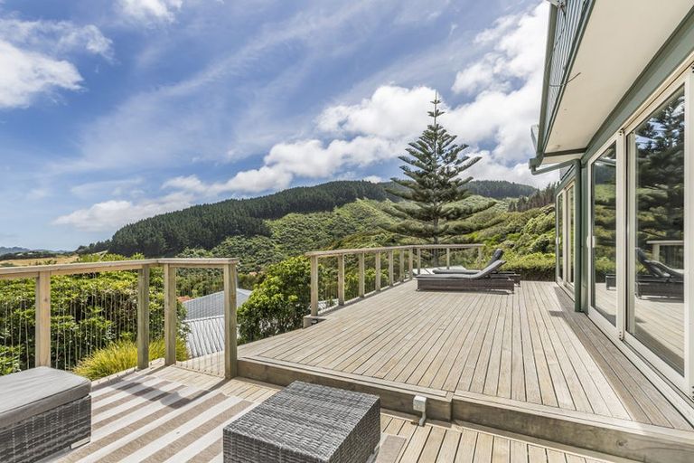 Photo of property in 11 Wilmshurst Place, Tawa, Wellington, 5028