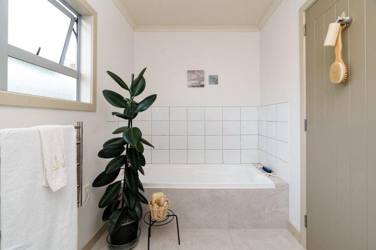 Photo of property in 8 Edna Street, Ocean View, Dunedin, 9035