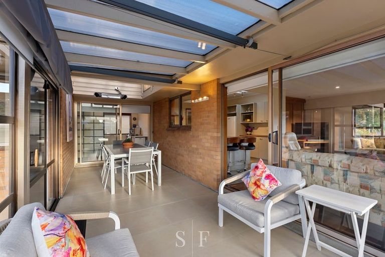 Photo of property in 15 Fleetwood Grove, Waikanae, 5036