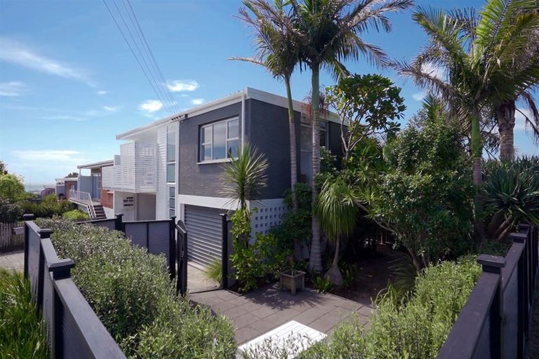 Photo of property in 1/33 Castor Bay Road, Castor Bay, Auckland, 0620